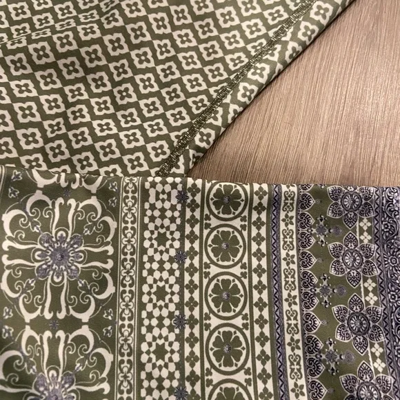 Sarah’s day x white fox boutique olive vinyasa legging (7/8 length) - Picture 3 of 6